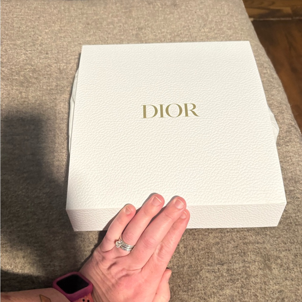 Dior puzzle 🧩 White Box with Gold Logo